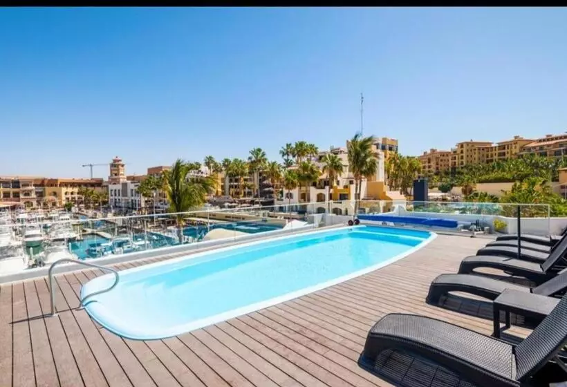 Marina Cabo Plaza