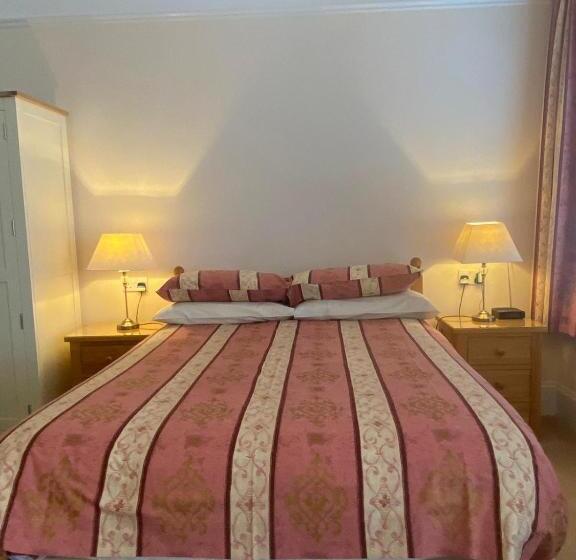 بنسيون Landguard Lodge Guest House