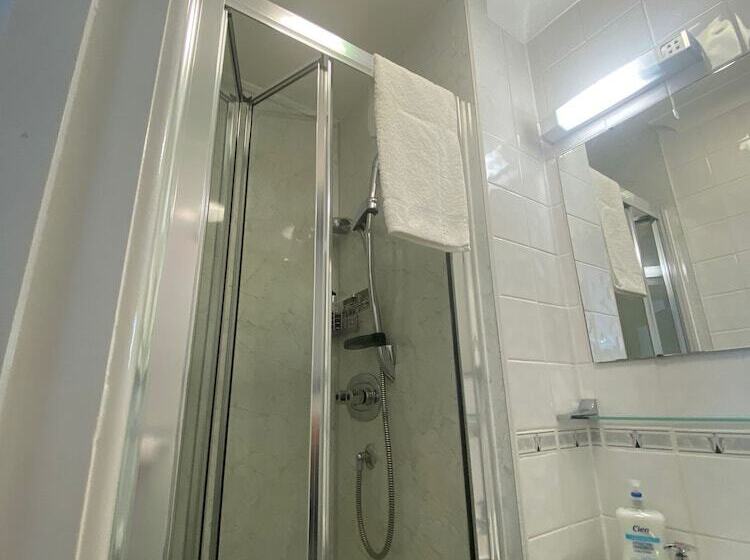 بنسيون Landguard Lodge Guest House