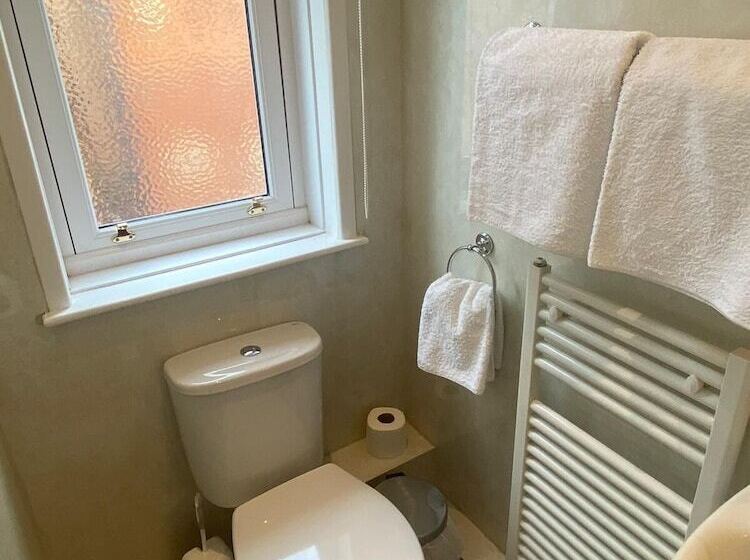 بنسيون Landguard Lodge Guest House