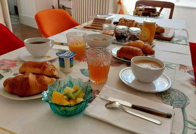 Aamiaismajoitus (B&B) Le Clos Du Marronnier