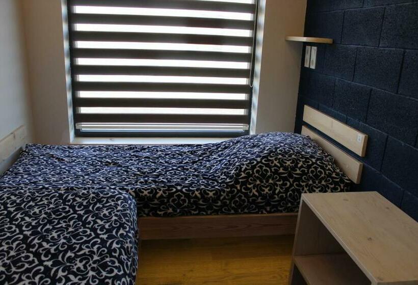 Bed and Breakfast Manor Artoonj At Port Ayas