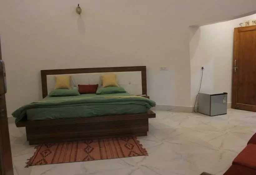 ホテル Corbett Farmyard