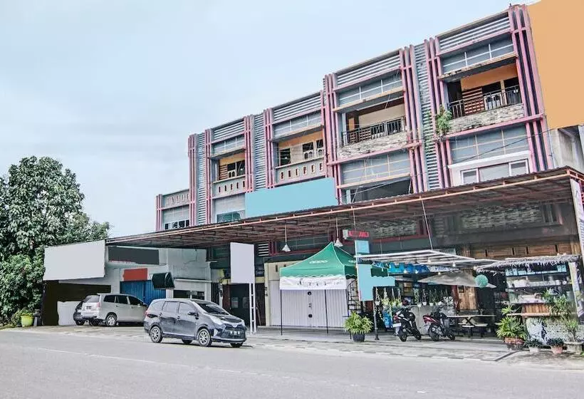 Hotelli Spot On 92052 Aulya Homestay Syariah Near Tuanku Tambusai Stadium