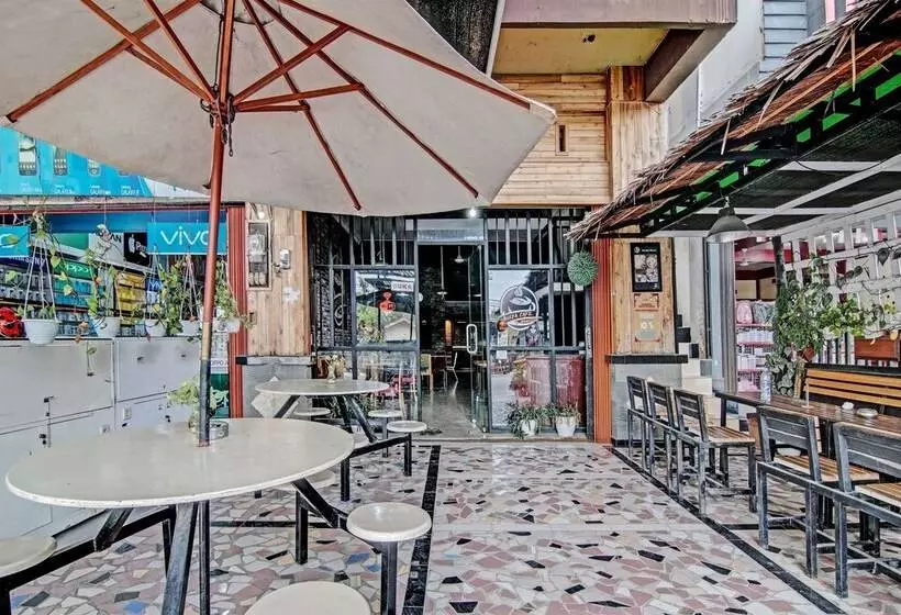 Hotelli Spot On 92052 Aulya Homestay Syariah Near Tuanku Tambusai Stadium