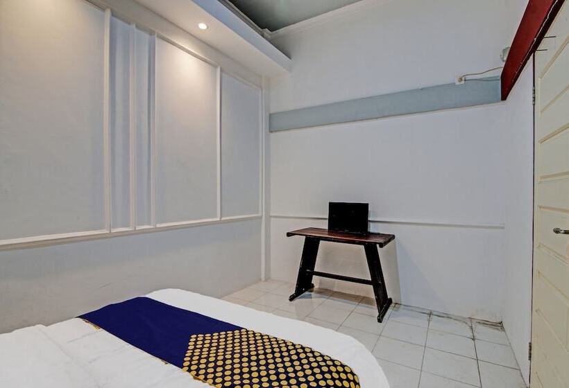Hotel Spot On 92052 Aulya Homestay Syariah Near Tuanku Tambusai Stadium