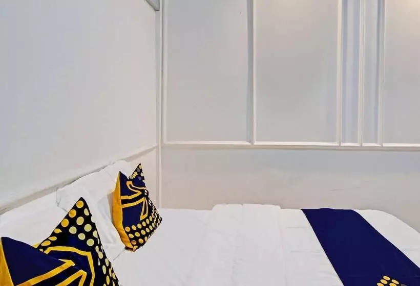 Hotelli Spot On 92052 Aulya Homestay Syariah Near Tuanku Tambusai Stadium