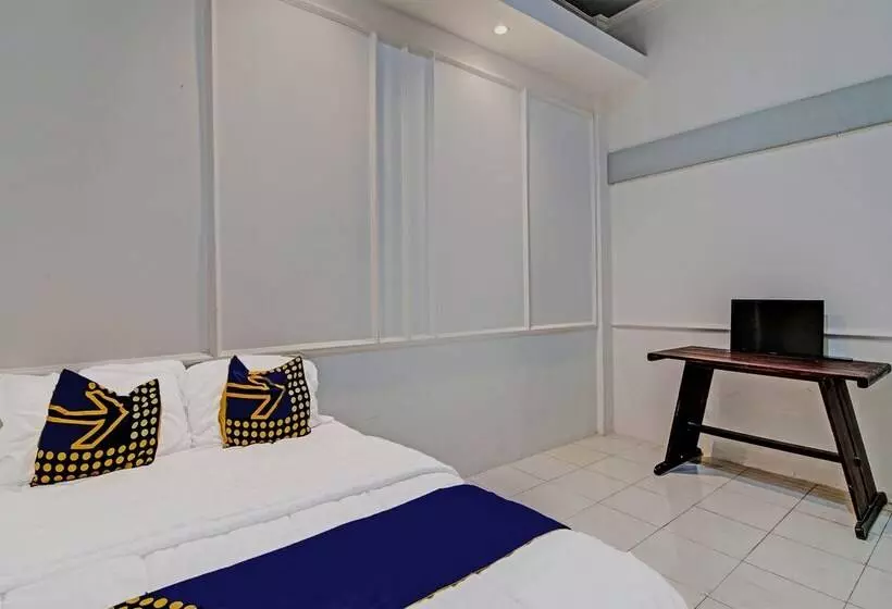 Hotelli Spot On 92052 Aulya Homestay Syariah Near Tuanku Tambusai Stadium