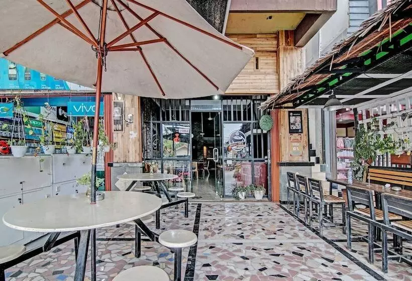 Hotelli Spot On 92052 Aulya Homestay Syariah Near Tuanku Tambusai Stadium