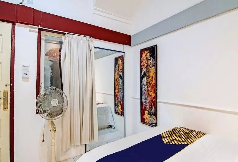 Hotelli Spot On 92052 Aulya Homestay Syariah Near Tuanku Tambusai Stadium