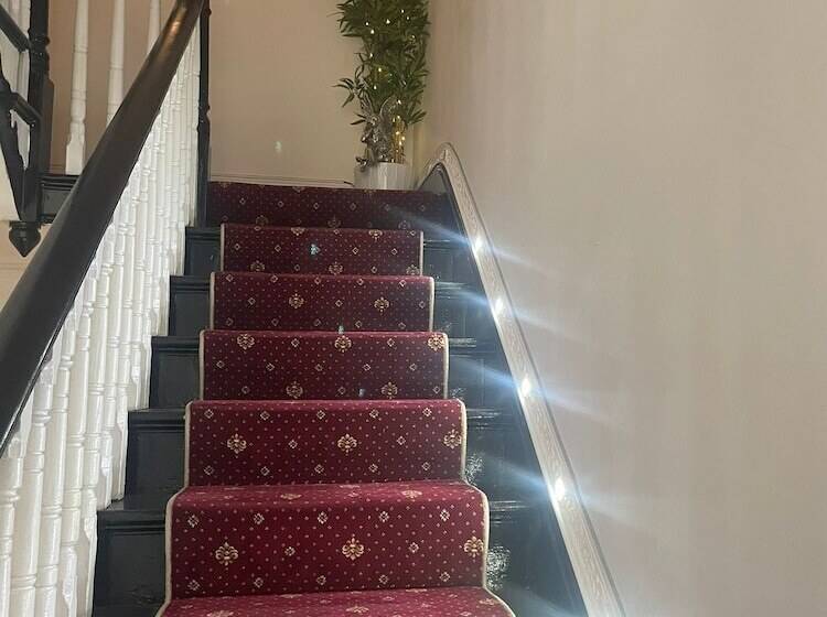 تختخواب و صبحانه Abbey House