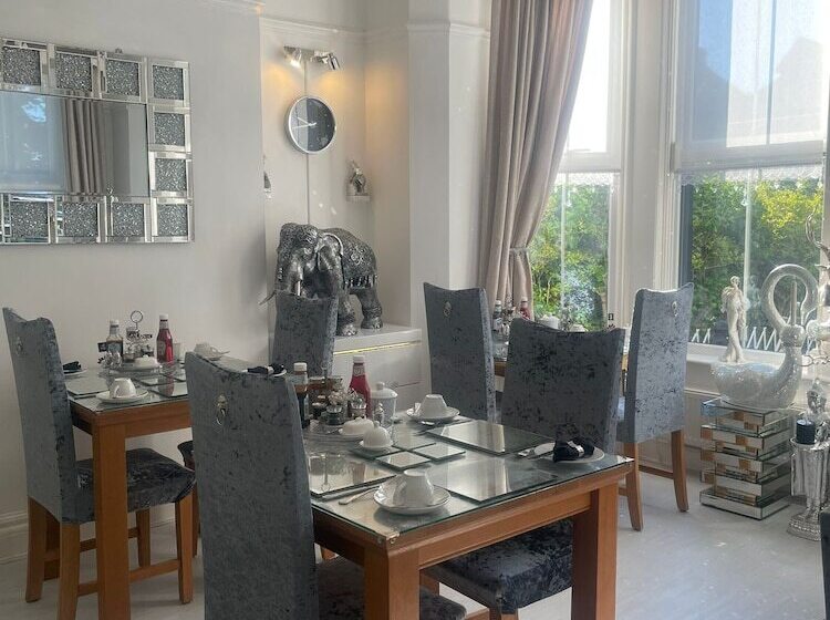 تختخواب و صبحانه Abbey House