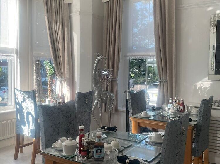 تختخواب و صبحانه Abbey House