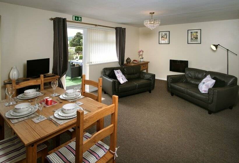 민박 Beachside Suites