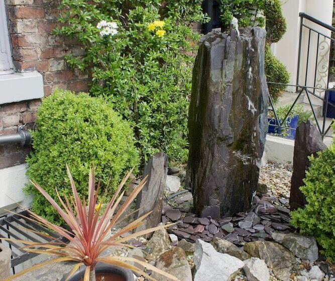 مبيت وإفطار Cartref Guest House