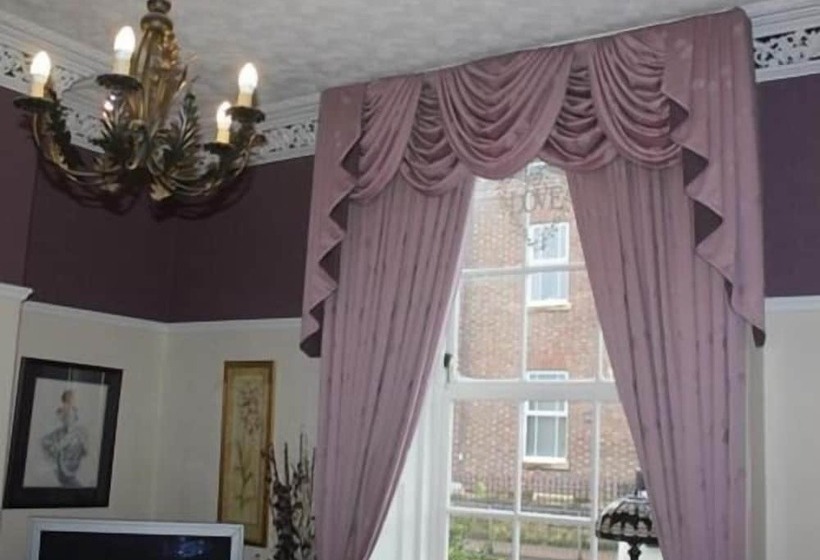 مبيت وإفطار Cartref Guest House