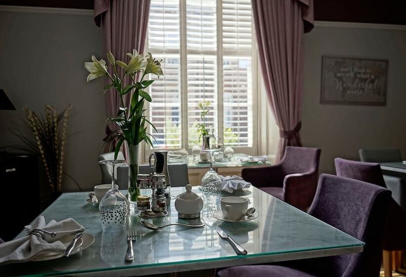 مبيت وإفطار Cartref Guest House