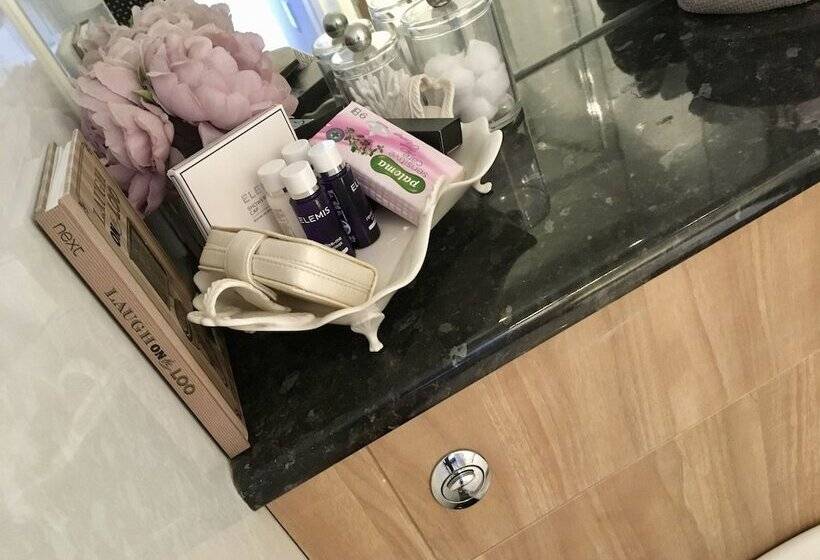 مبيت وإفطار Cartref Guest House