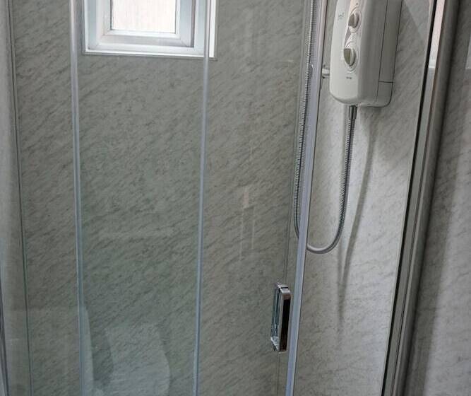 مبيت وإفطار Cartref Guest House