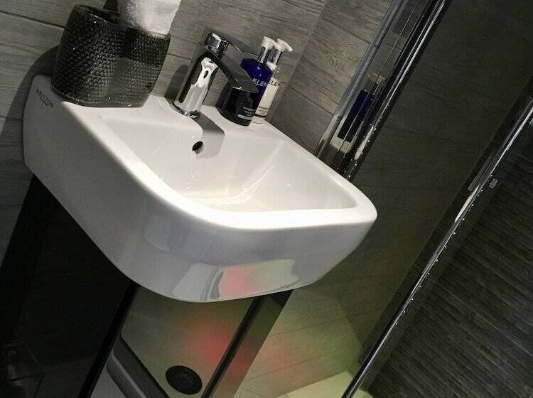 مبيت وإفطار Cartref Guest House