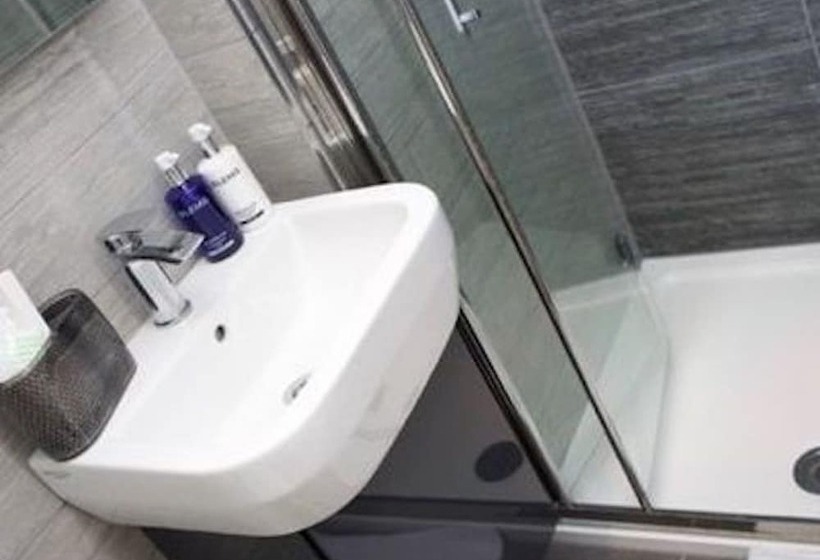 مبيت وإفطار Cartref Guest House