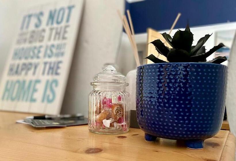 مبيت وإفطار Cartref Guest House