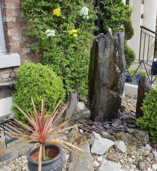 مبيت وإفطار Cartref Guest House