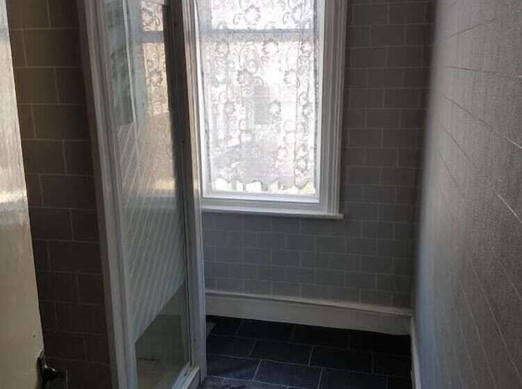 ベッドアンドブレックファースト Crompton House