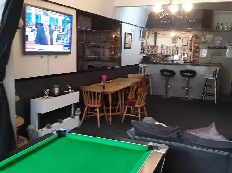 צימר Crompton House