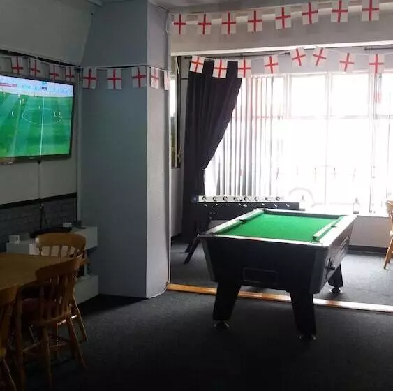 צימר Crompton House