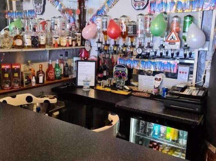 ベッドアンドブレックファースト Crompton House