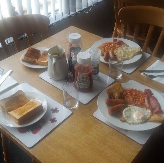 ベッドアンドブレックファースト Crompton House