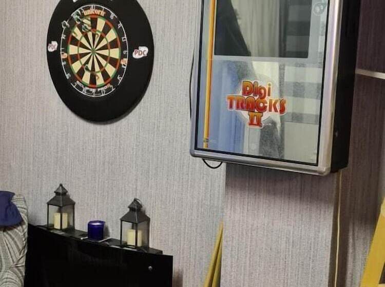 ベッドアンドブレックファースト Crompton House