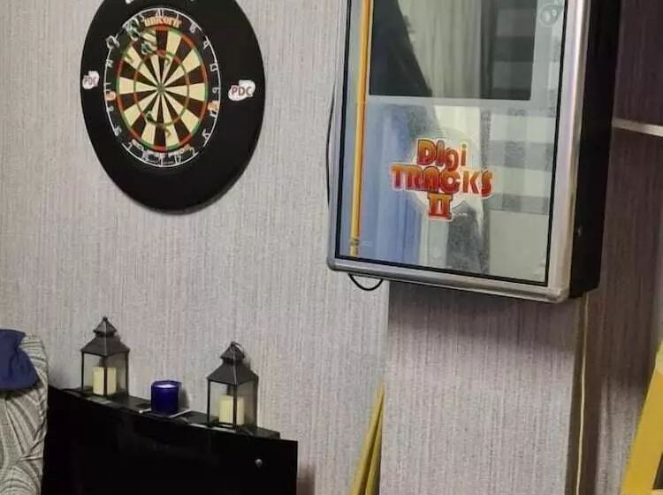 צימר Crompton House