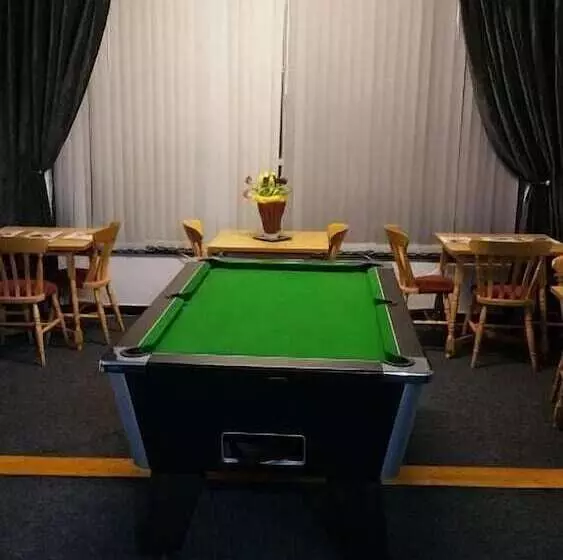 צימר Crompton House