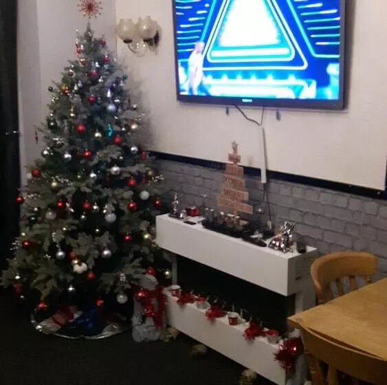 צימר Crompton House