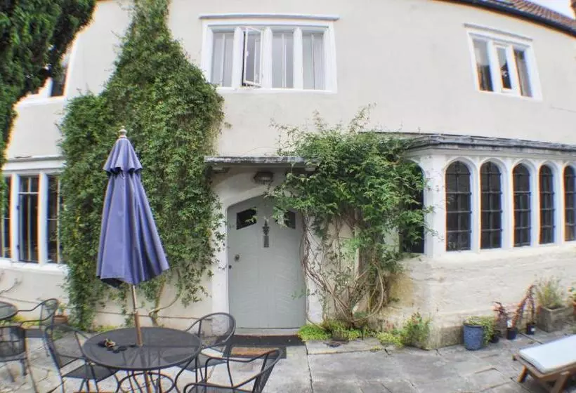 Bed and Breakfast Longbridge House