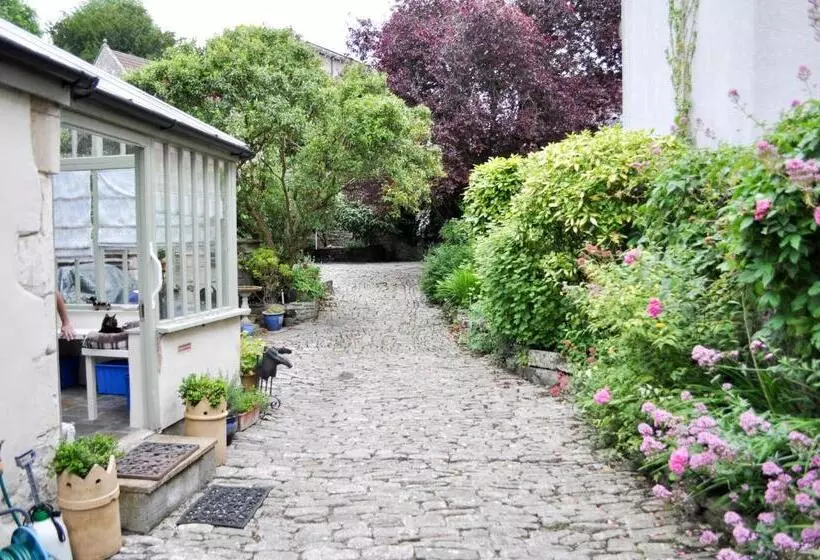 Bed and Breakfast Longbridge House