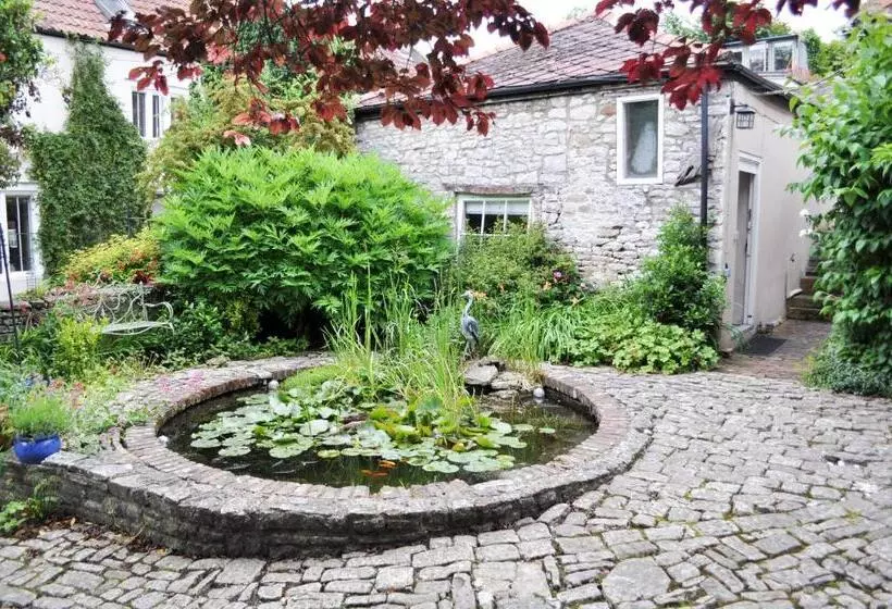 ベッドアンドブレックファースト Longbridge House