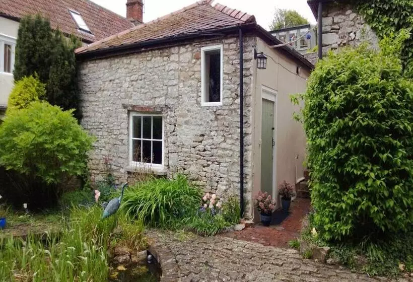 Bed and Breakfast Longbridge House