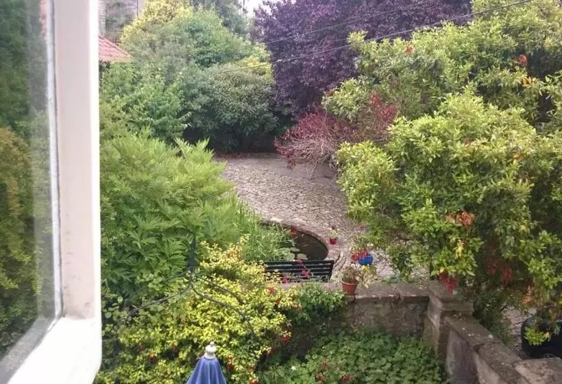 Bed and Breakfast Longbridge House