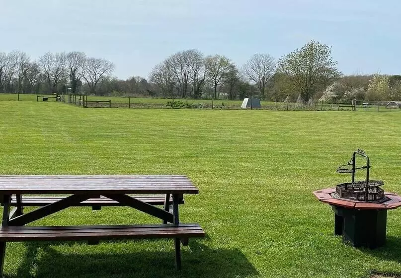 Отель Dawn Chorus Holidays