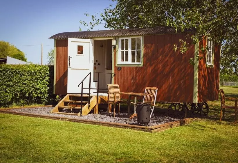 Отель Dawn Chorus Holidays