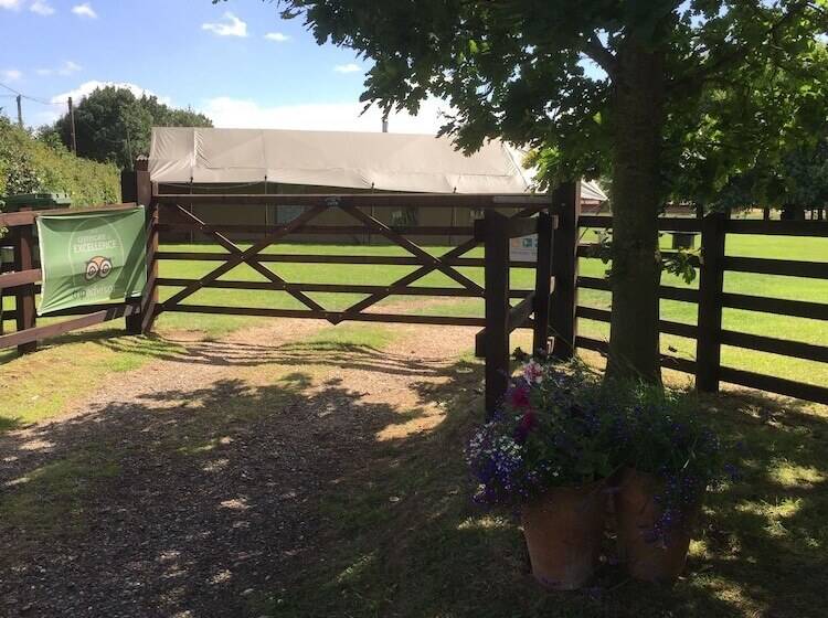 فندق Dawn Chorus Holidays