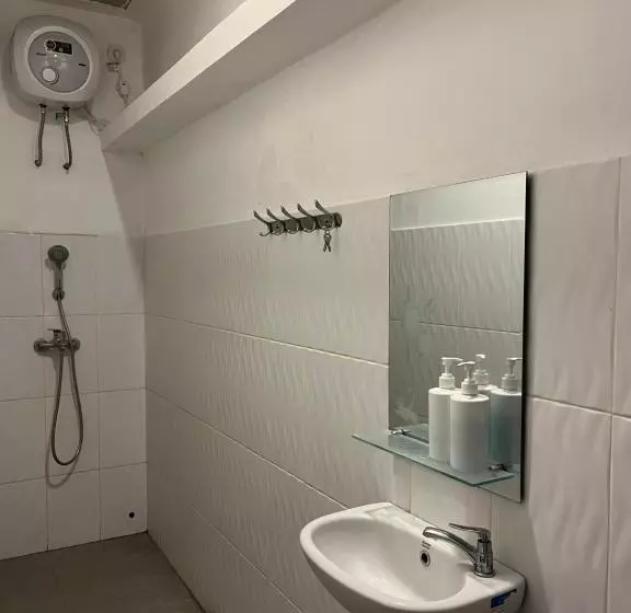 酒店 Attanaya Malioboro Suites Yogyakarta