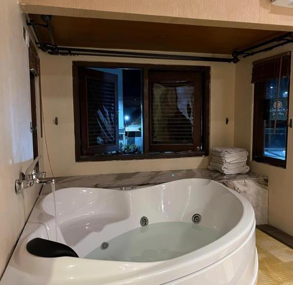 בית מלון כפרי Attanaya Malioboro Suites Yogyakarta