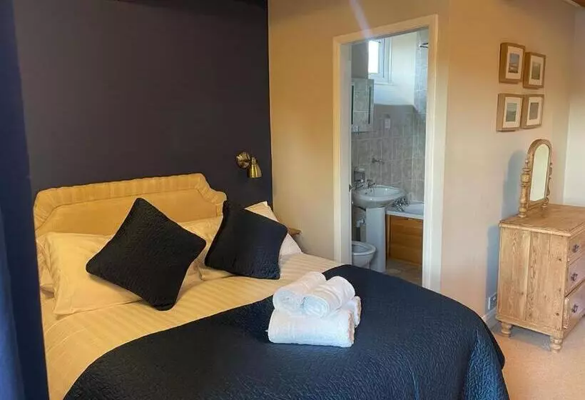 Отель The Board Inn