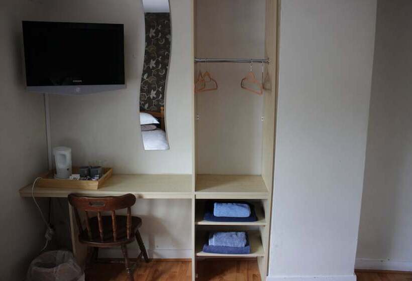 酒店 The Plough Inn