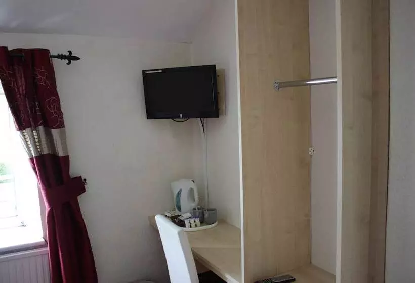 호텔 The Plough Inn