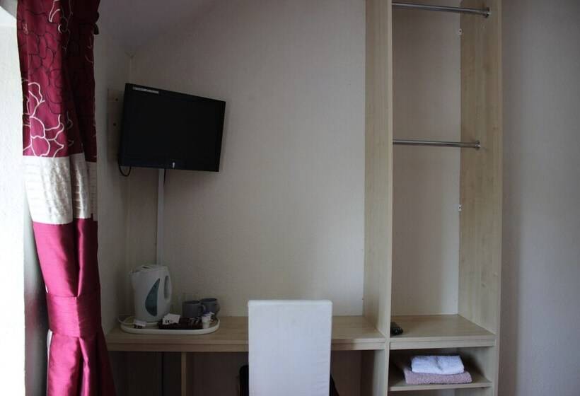 酒店 The Plough Inn